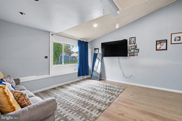 315 STATE ST, Blackwood, NJ 08012