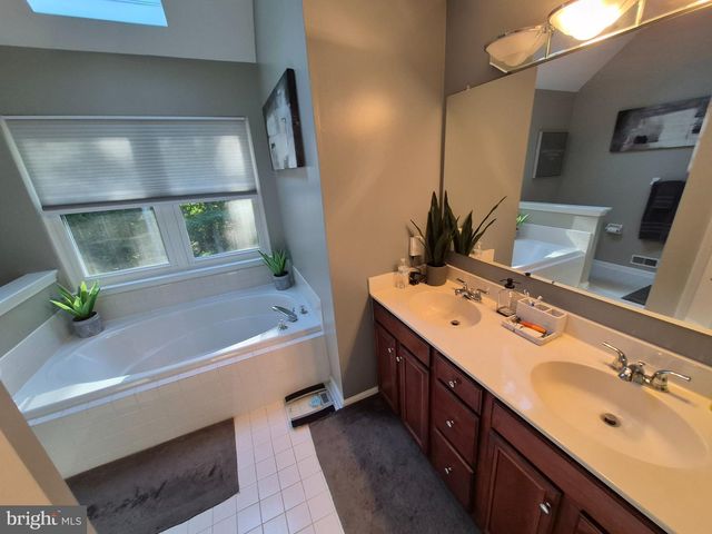 422 POST OAK LN, Newark, DE 19702