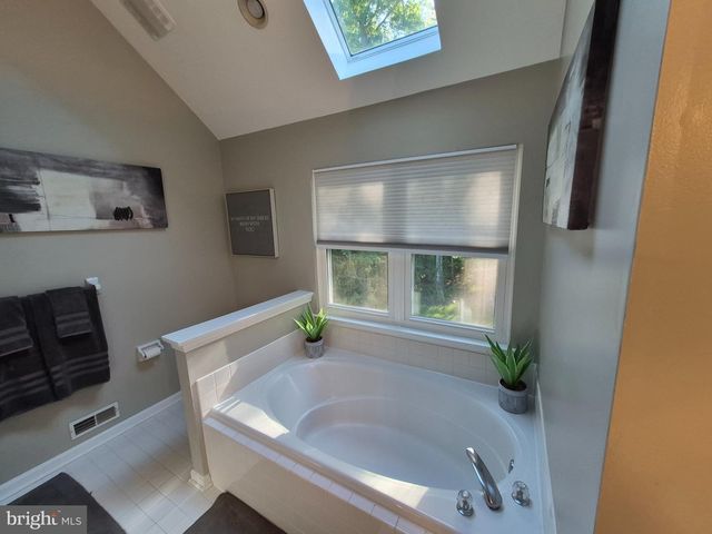 422 POST OAK LN, Newark, DE 19702