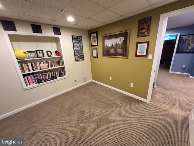 422 POST OAK LN, Newark, DE 19702