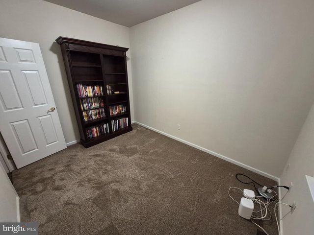 422 POST OAK LN, Newark, DE 19702