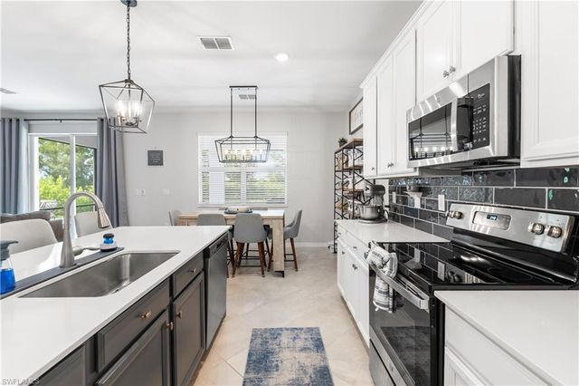 2639 Scarlet WAY, Naples, FL 34120