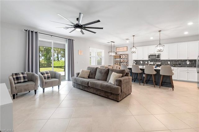 2639 Scarlet WAY, Naples, FL 34120