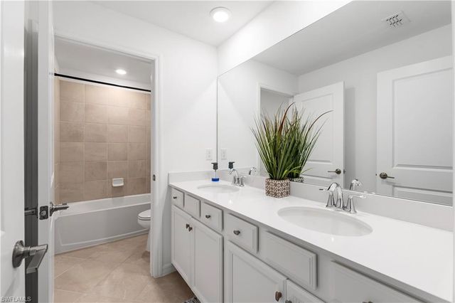 2639 Scarlet WAY, Naples, FL 34120