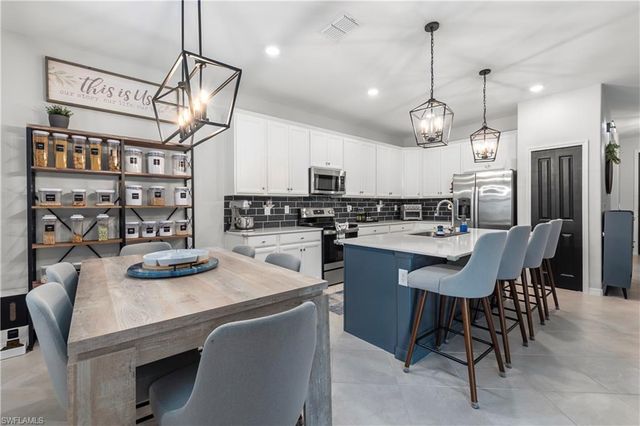 2639 Scarlet WAY, Naples, FL 34120
