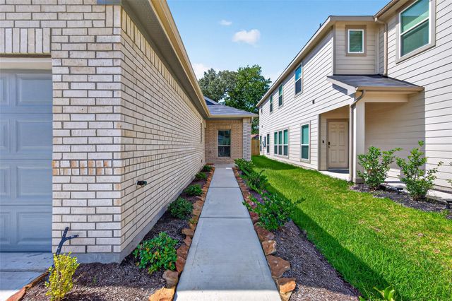 516 Emerald Thicket, Huffman, TX 77336