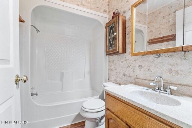 221 Craig Rd. Rd, Monterey, TN 38574