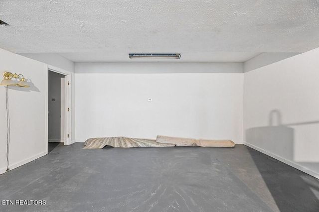 221 Craig Rd. Rd, Monterey, TN 38574