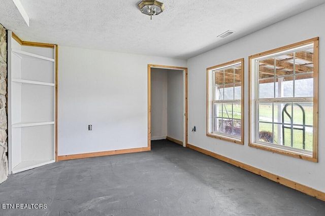 221 Craig Rd. Rd, Monterey, TN 38574