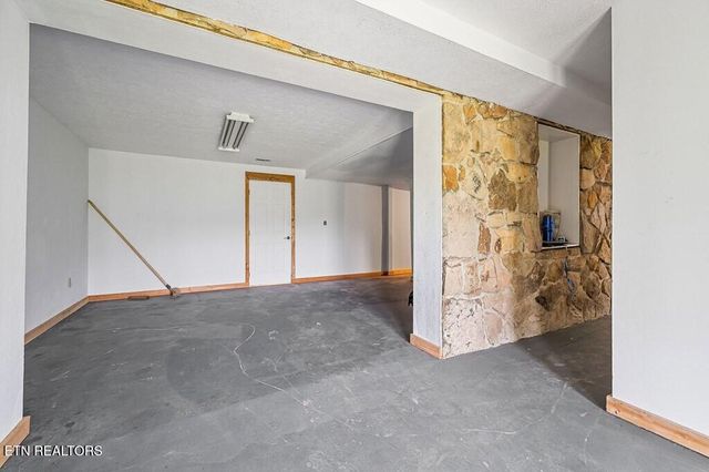 221 Craig Rd. Rd, Monterey, TN 38574