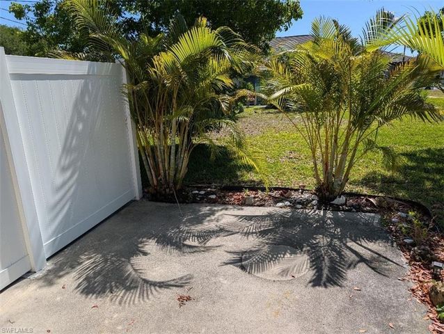 4405 SW 8th CT, Cape Coral, FL 33914