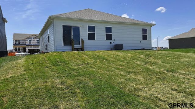 9610 N 173 Avenue, Bennington, NE 68007