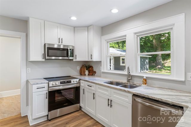 790 W Tate Street, Marion, NC 28752