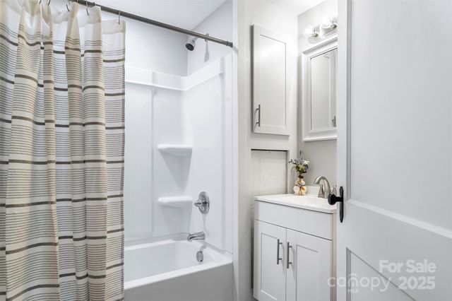 790 W Tate Street, Marion, NC 28752