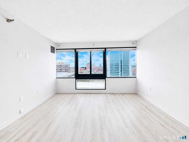 127 Greyrock Place 1111, Stamford, CT 06901