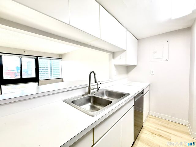 127 Greyrock Place 1111, Stamford, CT 06901