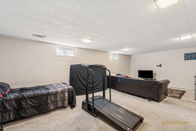 606 Edwards Avenue, West Dundee, IL 60118