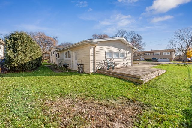 606 Edwards Avenue, West Dundee, IL 60118