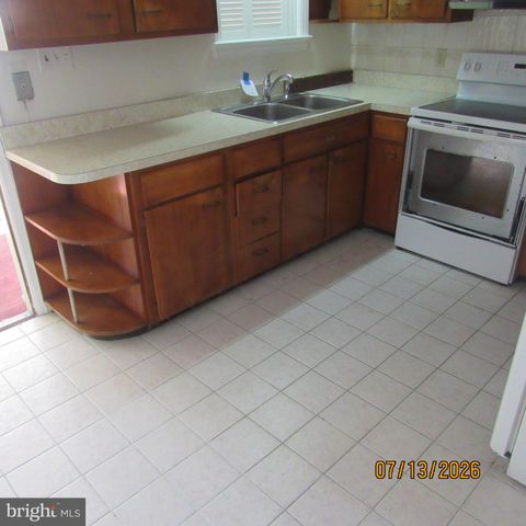 2000 GAYLORD DR, Suitland, MD 20746