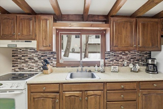 16 Robin Lane, Moultonborough, NH 03254