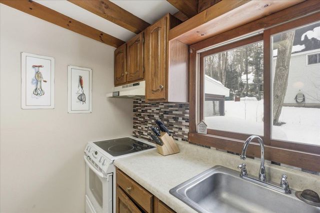 16 Robin Lane, Moultonborough, NH 03254