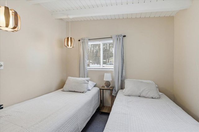 16 Robin Lane, Moultonborough, NH 03254