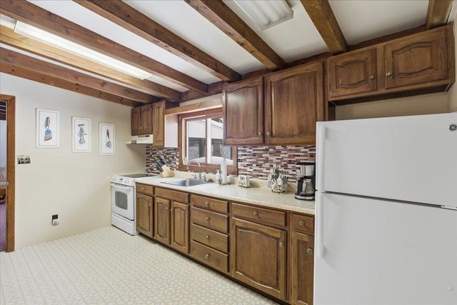 16 Robin Lane, Moultonborough, NH 03254