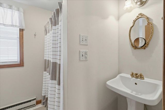 16 Robin Lane, Moultonborough, NH 03254