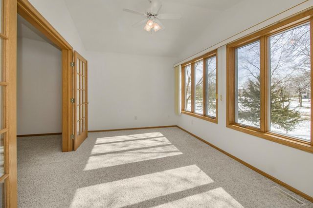 2224 Pinewood Drive, Shakopee, MN 55379