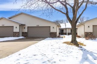 2224 Pinewood Drive, Shakopee, MN 55379