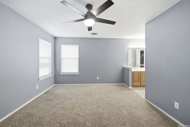 4122 LEGEND BEND DR, San Antonio, TX 78230