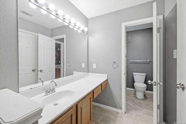 4122 LEGEND BEND DR, San Antonio, TX 78230
