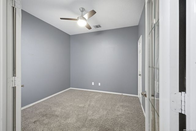 4122 LEGEND BEND DR, San Antonio, TX 78230