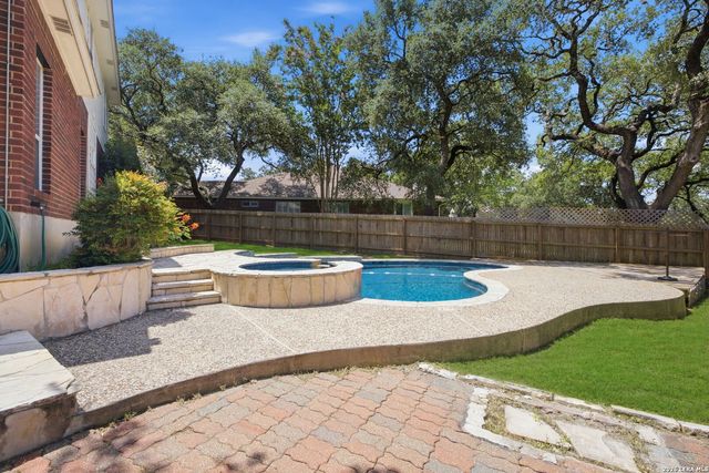 4122 LEGEND BEND DR, San Antonio, TX 78230