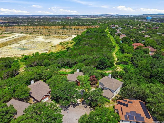 4122 LEGEND BEND DR, San Antonio, TX 78230