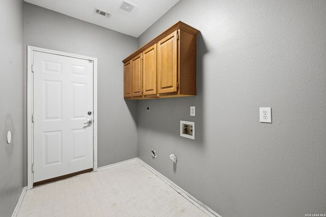 4122 LEGEND BEND DR, San Antonio, TX 78230