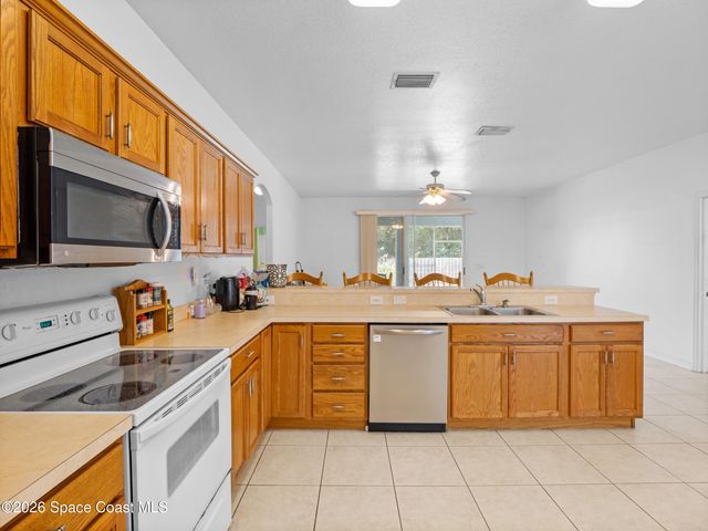 767 Hunan Street NE, Palm Bay, FL 32907