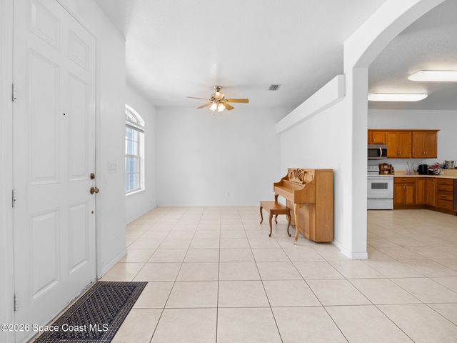 767 Hunan Street NE, Palm Bay, FL 32907