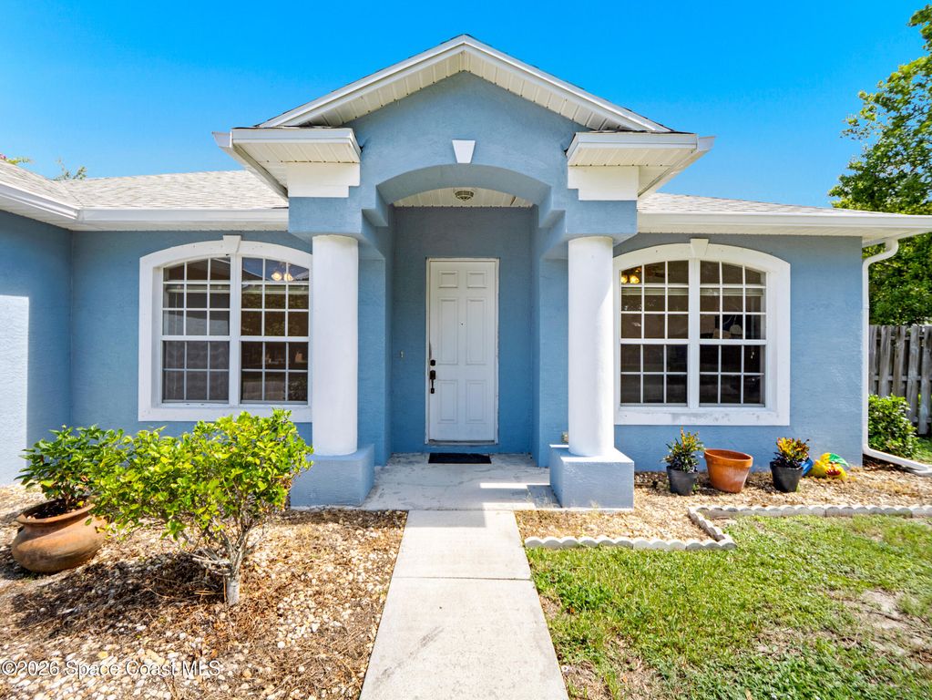 767 Hunan Street NE, Palm Bay, FL 32907