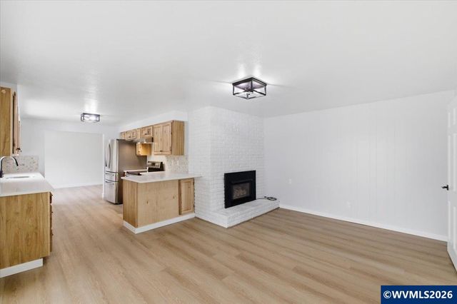1975 E Pine St, Stayton, OR 97383