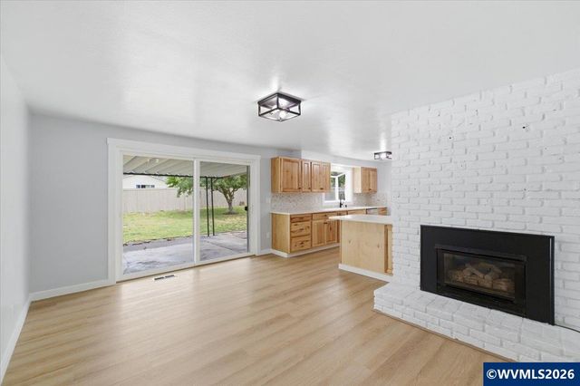 1975 E Pine St, Stayton, OR 97383