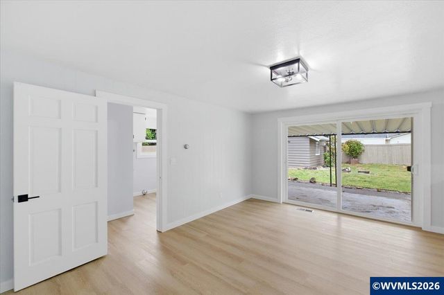 1975 E Pine St, Stayton, OR 97383