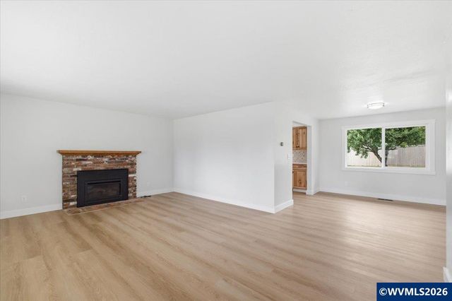 1975 E Pine St, Stayton, OR 97383