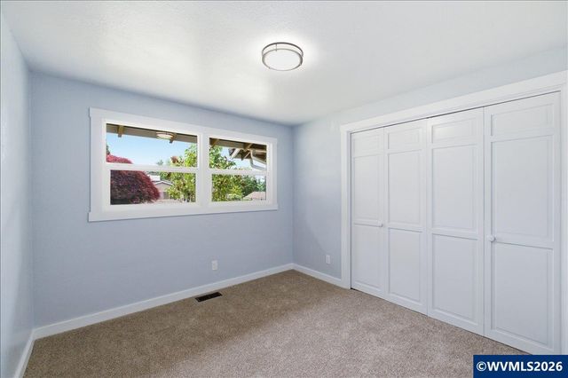 1975 E Pine St, Stayton, OR 97383