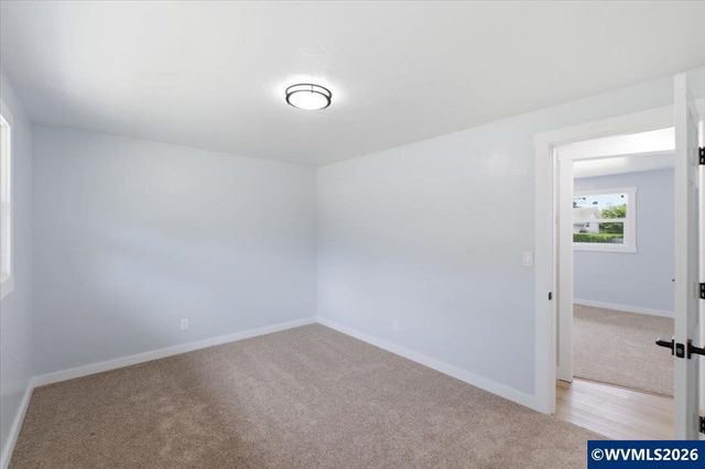 1975 E Pine St, Stayton, OR 97383