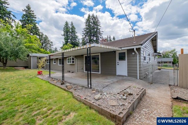 1975 E Pine St, Stayton, OR 97383