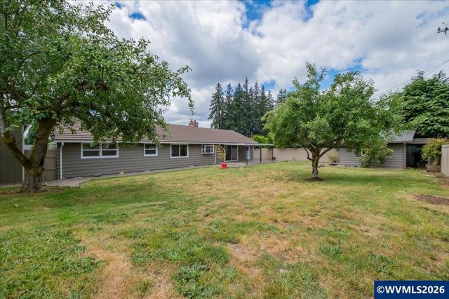 1975 E Pine St, Stayton, OR 97383