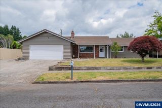 1975 E Pine St, Stayton, OR 97383