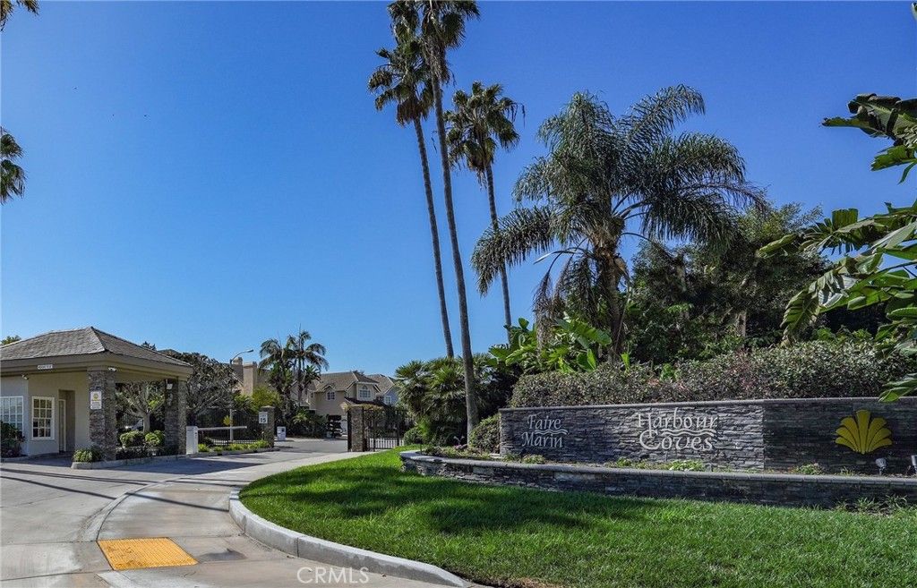 16261 Santa Barbara Lane, Huntington Beach, CA 92649 — exterior