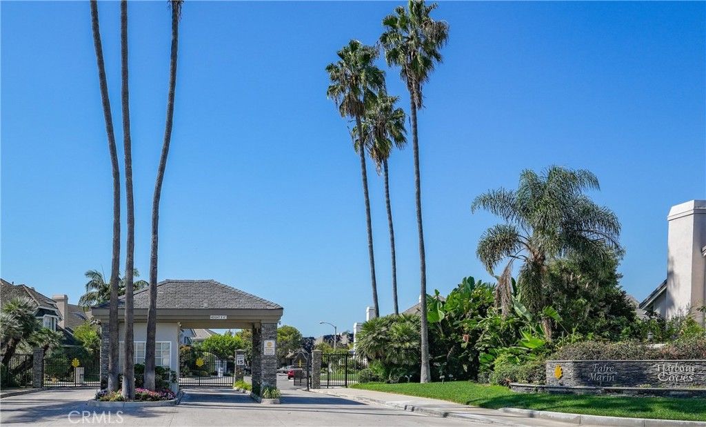 16261 Santa Barbara Lane, Huntington Beach, CA 92649 — photo 2
